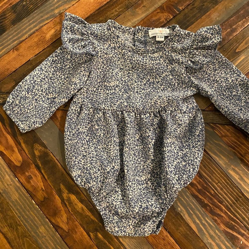 Bailey’s Blossoms jumper. 3-6mo.